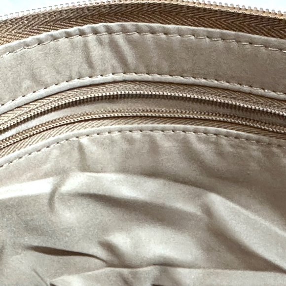 Nine West Floral Dimensional Wristlet - Picture 5 of 8